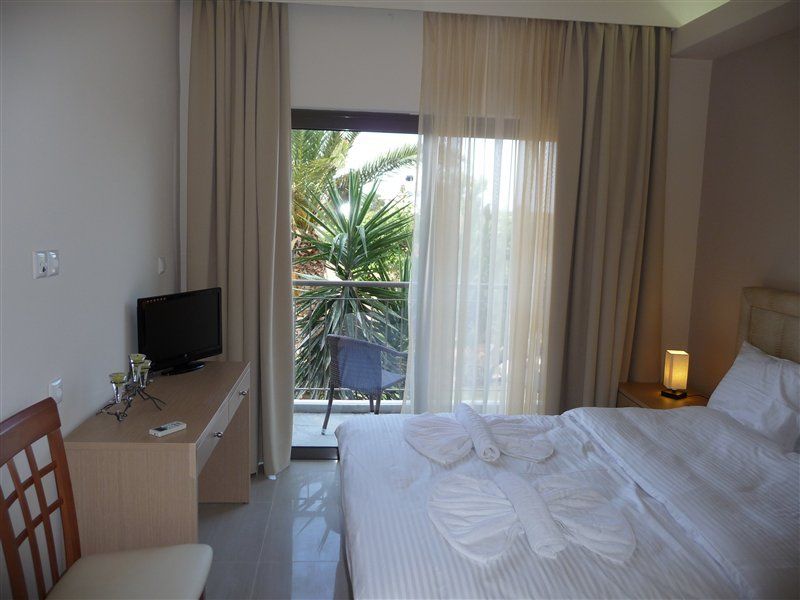 Oasis Beach Hotel - Adults Only Anissaras Eksteriør bilde